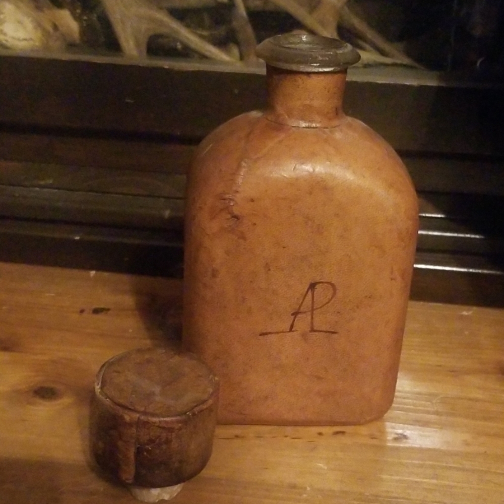 VINTAGE Bottle - Picture 2 of 2